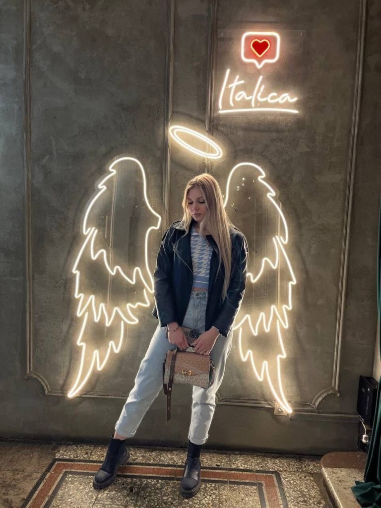 f9351c6028aa3b402e8d97e6230b58bc-full